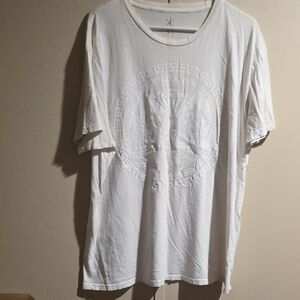 Life Clothing Co. White Graphic T-Shirt (XL)